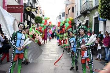 Papá Noel recibe el cariño de cientos de niños de Telde (Foto Antonio Alí y TA)